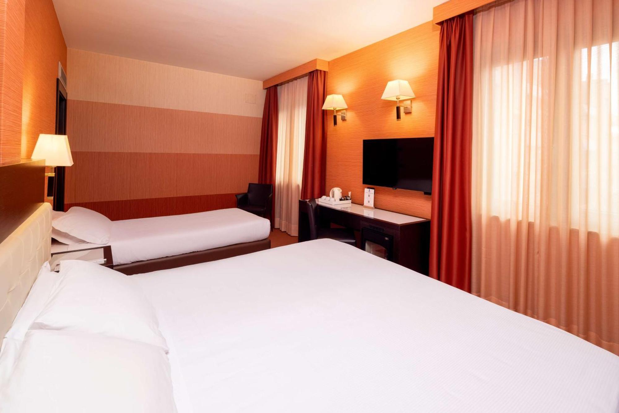 Best Western Gorizia Palace Bagian luar foto