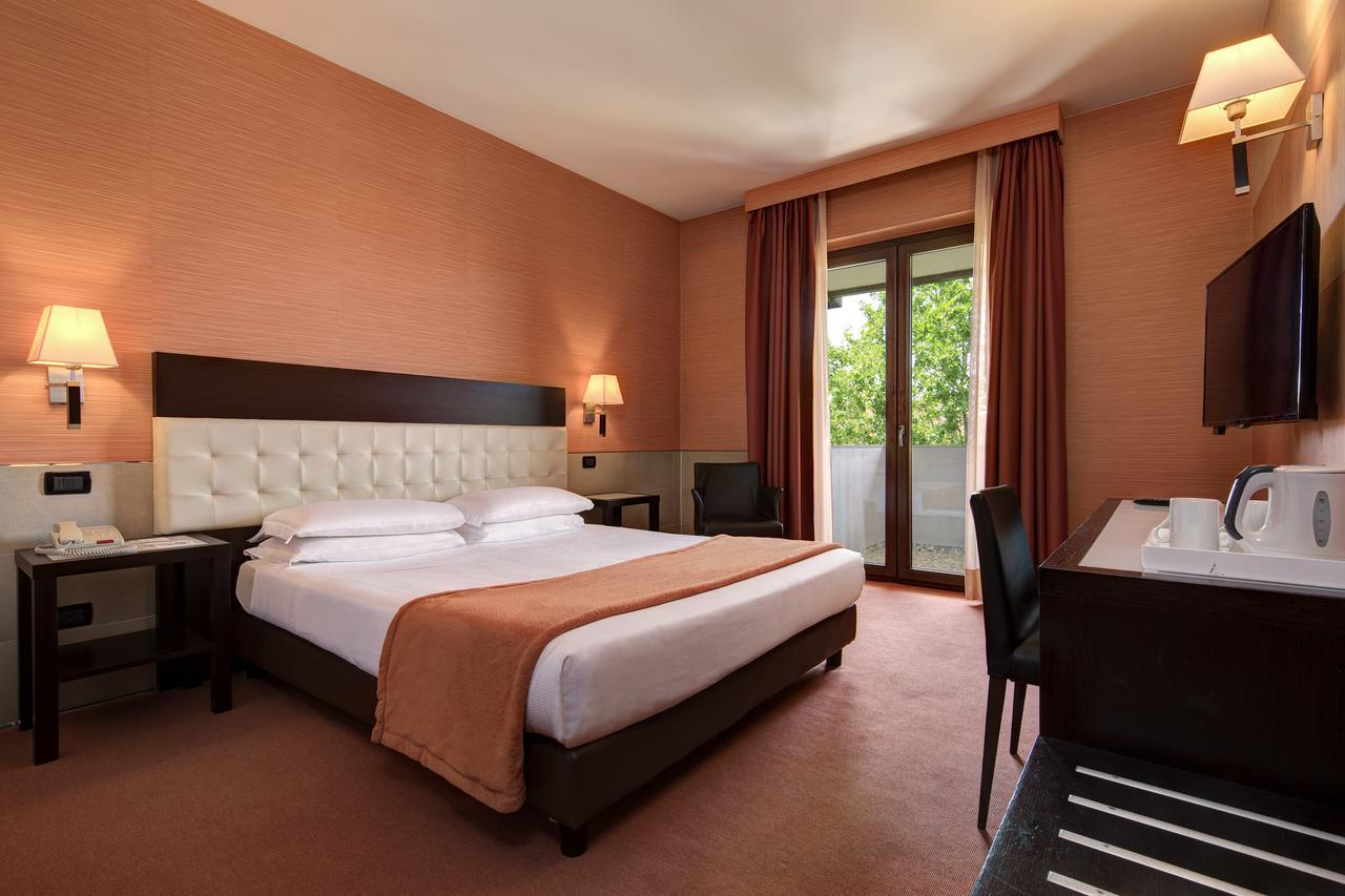 Best Western Gorizia Palace Bagian luar foto